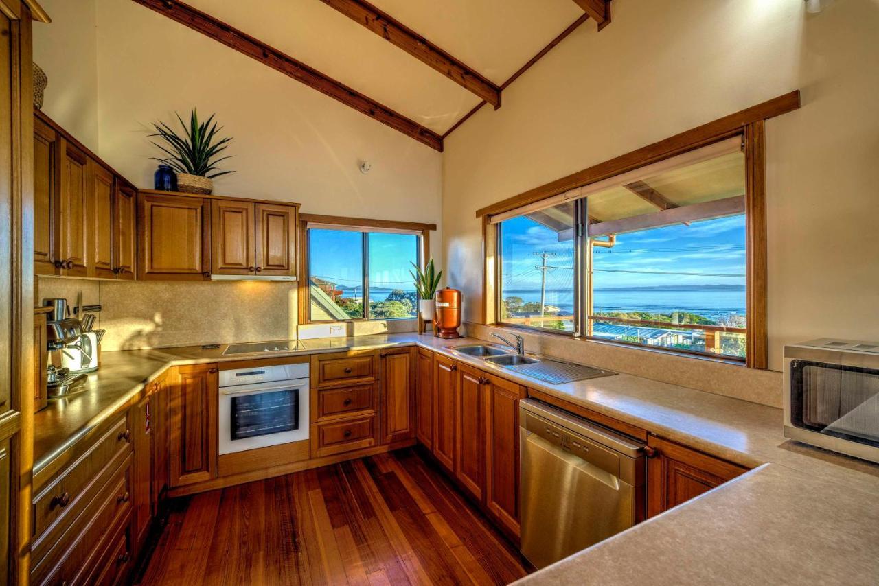 Villa Zenith Coles Bay Esterno foto